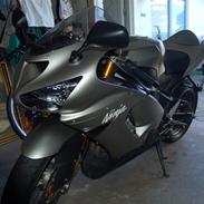 Kawasaki zx6r