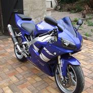 Yamaha YZF R1