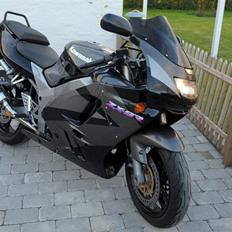 Kawasaki ZX9R *SOLGT*