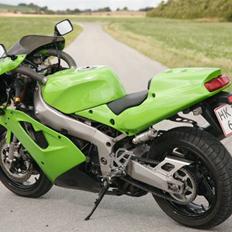 Kawasaki ZX7RR