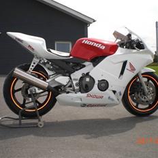 Honda CBR 400 RR Solgt