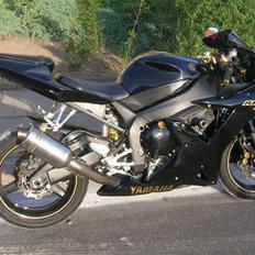 Yamaha yzf r1