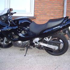 Suzuki Gsx 750 F