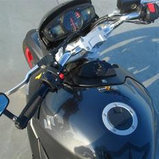 Suzuki GSR 600 AK