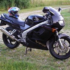 Honda VFR 750 F