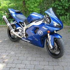 Yamaha YZF-R1