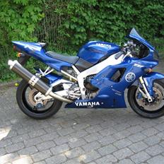 Yamaha YZF-R1