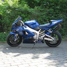 Yamaha YZF-R1