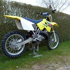 Suzuki RM125