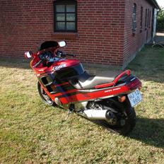 Honda cbr 1000 f
