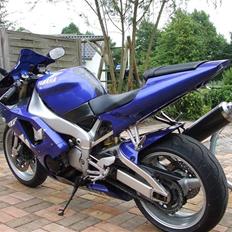 Yamaha YZF R1