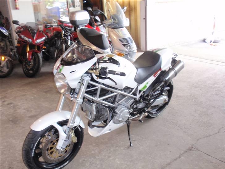 Ducati Monster 1000i.e. - Fik monteret bikinien foran - er ikke helt sikker på om den skal blive på billede 2