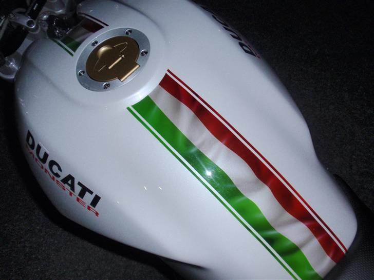 Ducati Monster 1000i.e. - Sådan blev det med det italienske flag billede 5