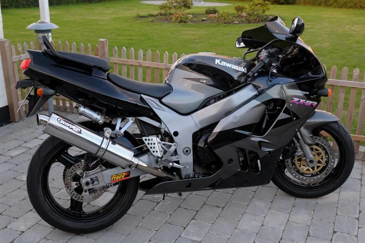 Kawasaki ZX9R *SOLGT* billede 1