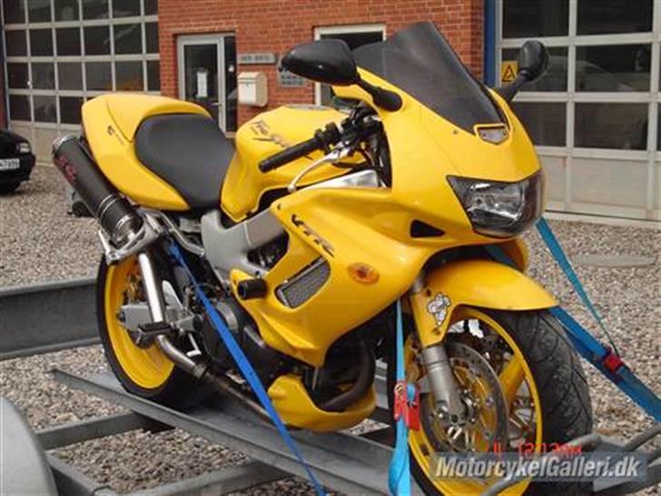 Honda vtr 1000 f  billede 1