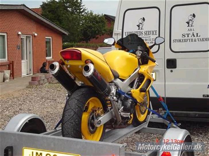 Honda vtr 1000 f  billede 2