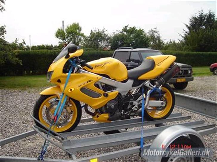Honda vtr 1000 f  billede 3