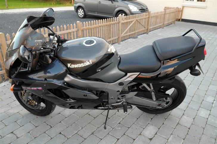 Kawasaki ZX9R *SOLGT* billede 5