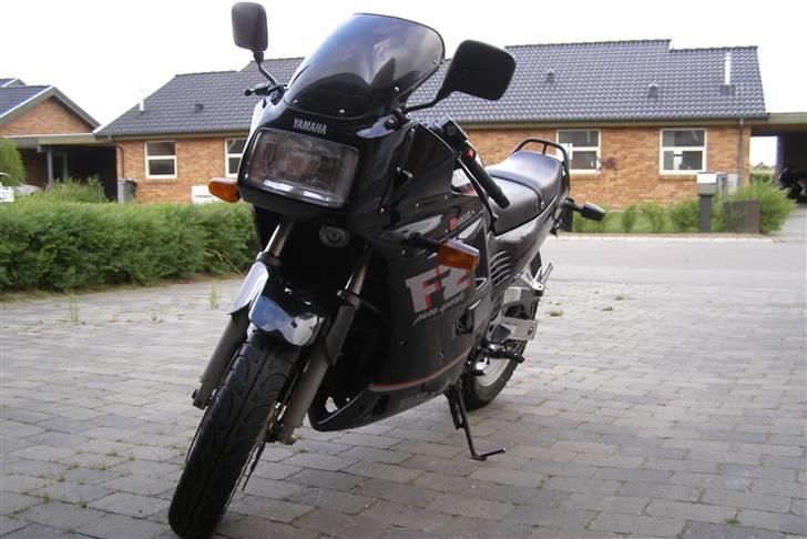 Yamaha FZ 750 Genesis (Solgt) billede 2