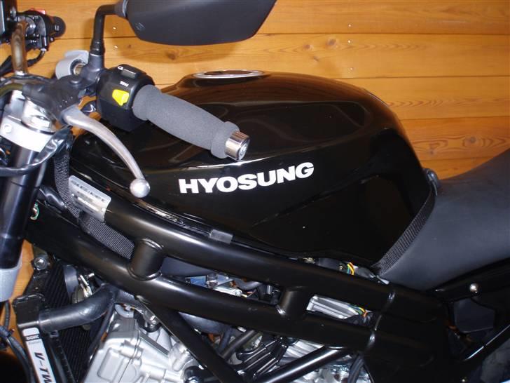 Hyosung GT 650 EFI billede 3