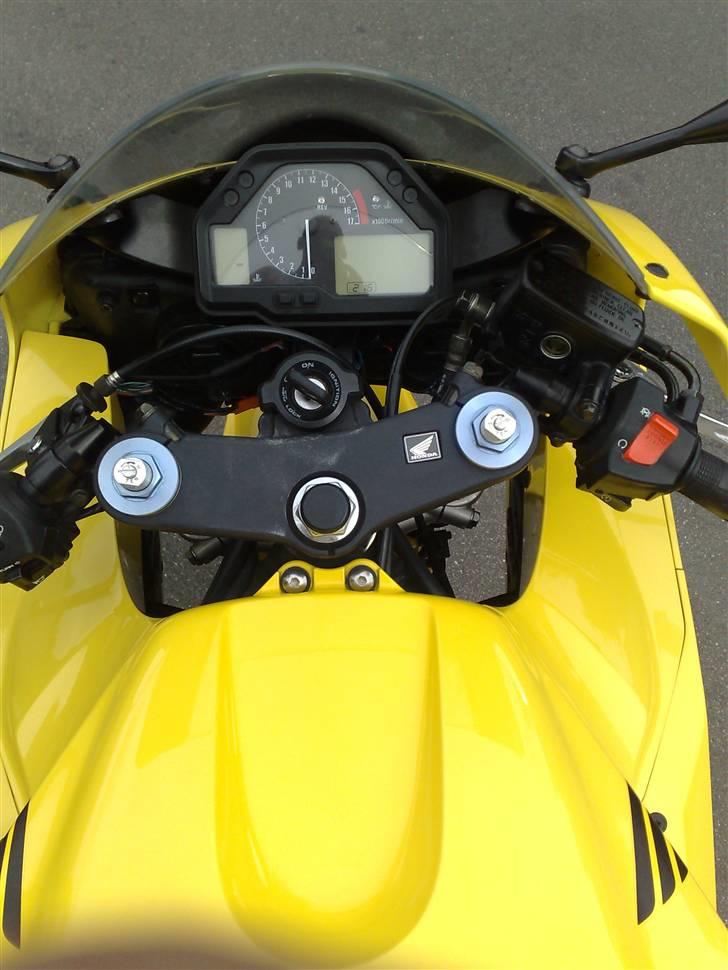 Honda CBR600RR SOLGT - lige et billede af cockpittet:P billede 7
