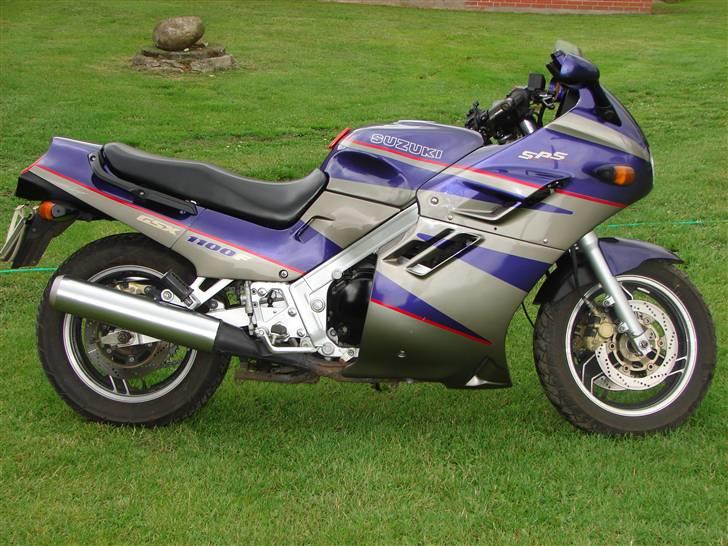 Suzuki GSX 1100 F billede 1