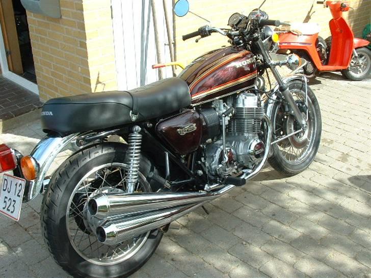 Honda CB 750 K7 billede 2