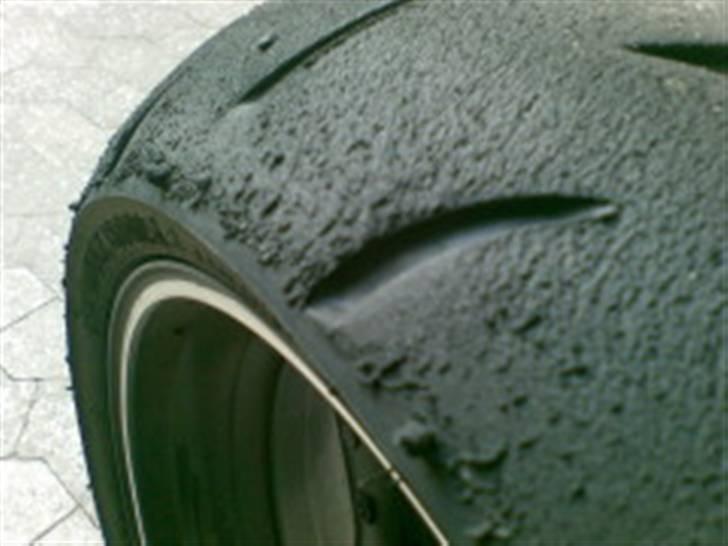 Honda CBR 1000 RR Fireblade - 24 omgange på Nordsløjfen gav lidt froté på kanterne... :o) billede 11