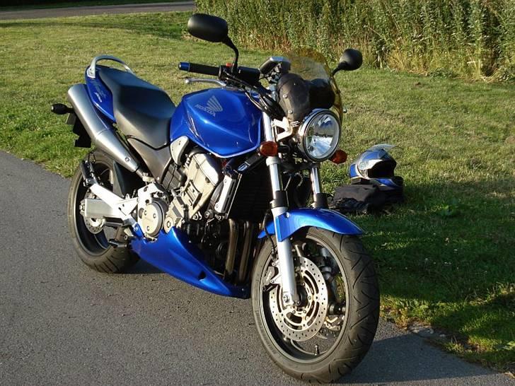 Honda Hornet 900 (SOLGT) billede 8