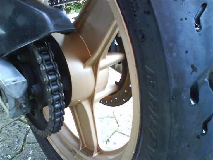 Honda VFR 750 f RC24 *SOLGT* billede 12