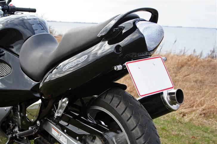 Suzuki GSX 600 F Solgt - Undertray, hugger og Diode baglygte billede 4