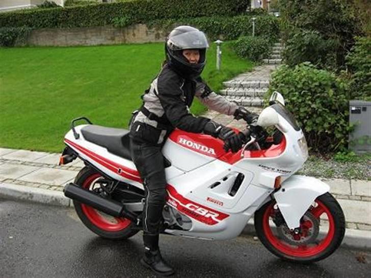 Honda CBR600F billede 4