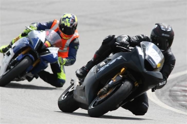 Kawasaki ZX6 RR Baneracer #SOLGT# - Rossi V er ved at æde mig :o( billede 16