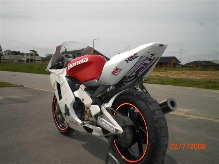 Honda CBR 400 RR Solgt billede 7