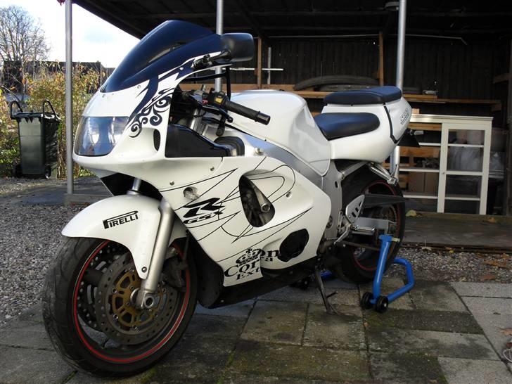 Suzuki GSXR 600 CORONA (BYTTET) billede 1