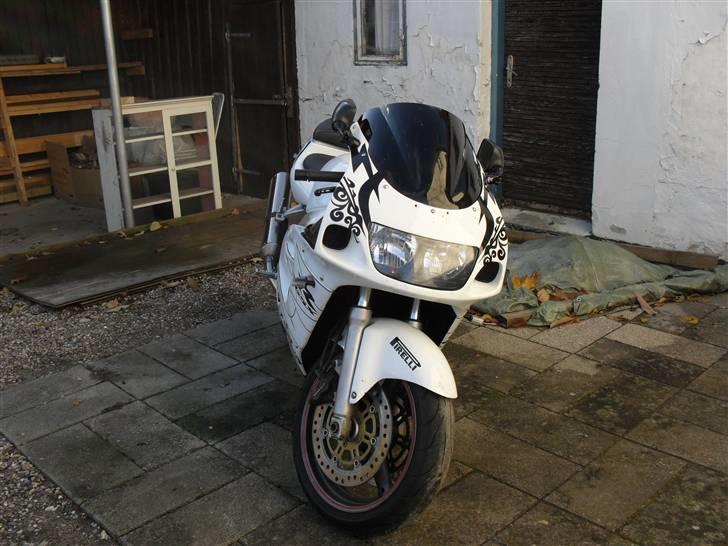 Suzuki GSXR 600 CORONA (BYTTET) billede 2