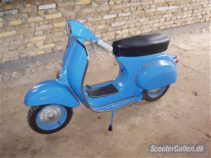 Vespa 125ccm SOLGT billede 2