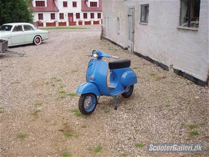 Vespa 125ccm SOLGT billede 3