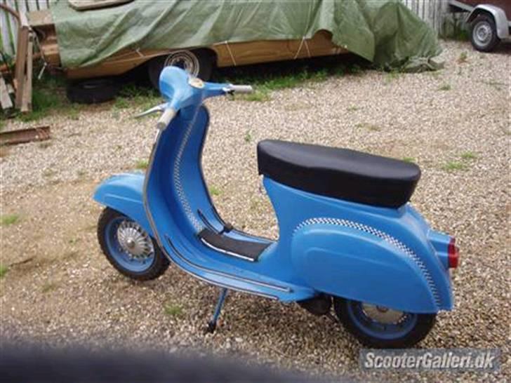 Vespa 125ccm SOLGT billede 6