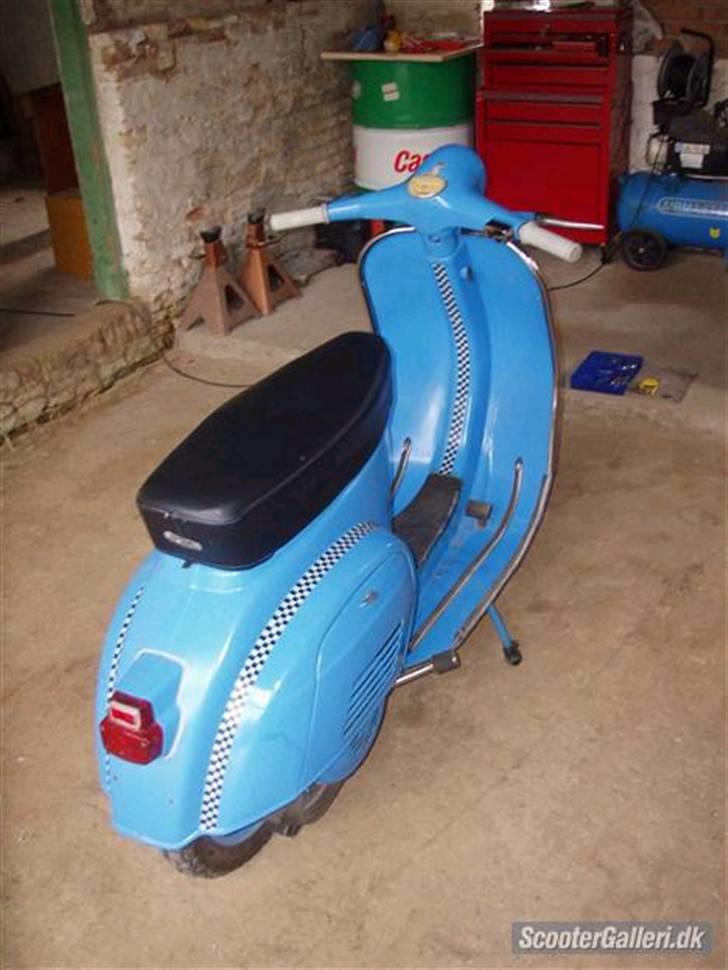 Vespa 125ccm SOLGT billede 7