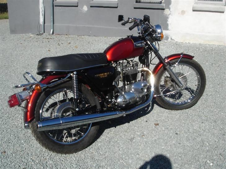 Triumph Bonneville T140 V billede 1
