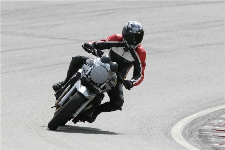 Suzuki GSF 650 Bandit  R.I.P - Mig på Sturup Raceway. Super dag....:-D billede 19