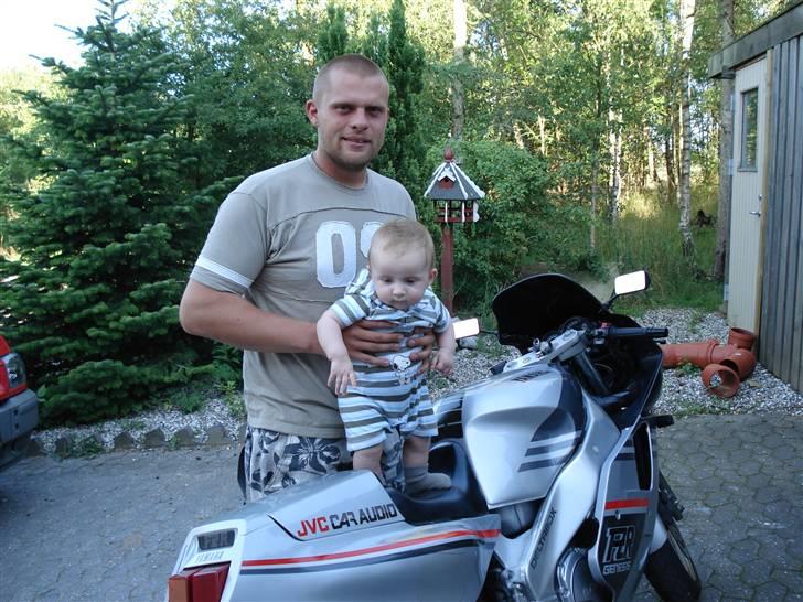 Yamaha fzr 1000 exup - ja her er vi så mig og dejlige lille dreng......... billede 1