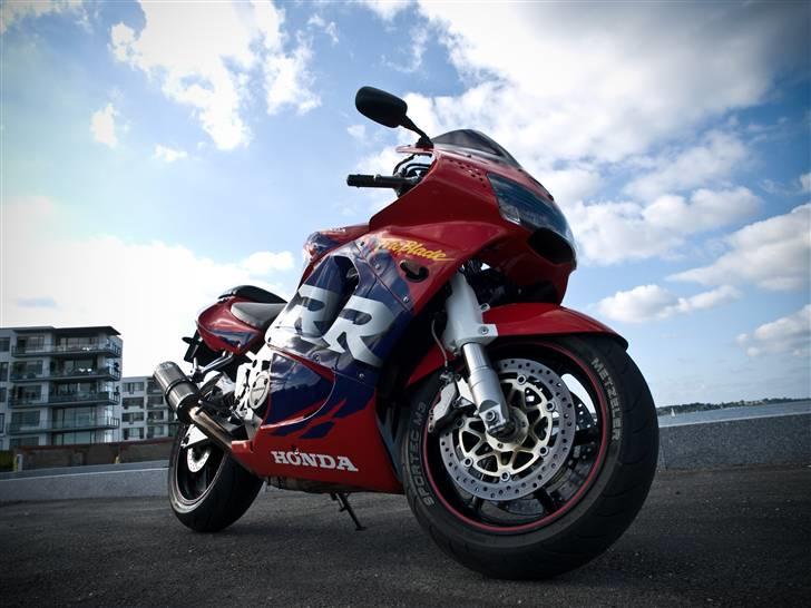 Honda CBR900RR Fireblade - Taget af min gode ven Lars Hauschildt... d. 22 juli 2008... billede 10