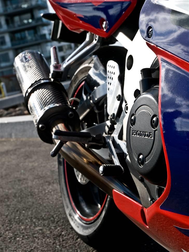 Honda CBR900RR Fireblade - Taget af min gode ven Lars Hauschildt... d. 22 juli 2008... billede 12