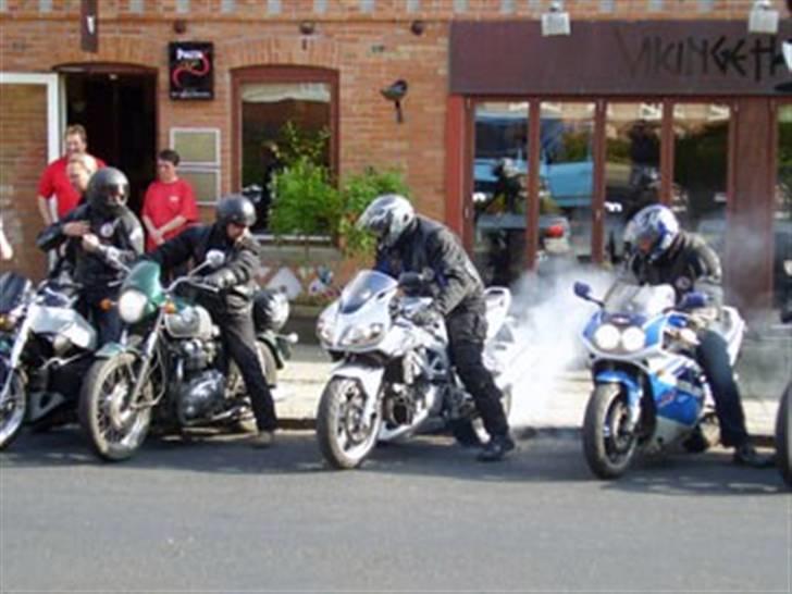 Suzuki sv1000s - På vej til Vestkysttræf. SVedigt ! ! ! billede 1