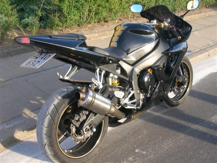 Yamaha yzf r1 billede 2