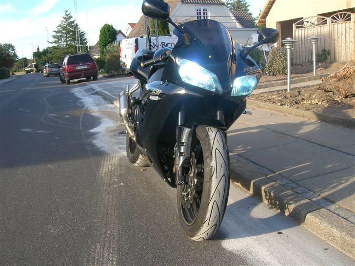 Yamaha yzf r1 billede 3