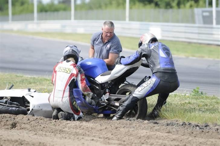 Hyosung GT 650 R - jaja... den er jo lidt småtung... billede 8