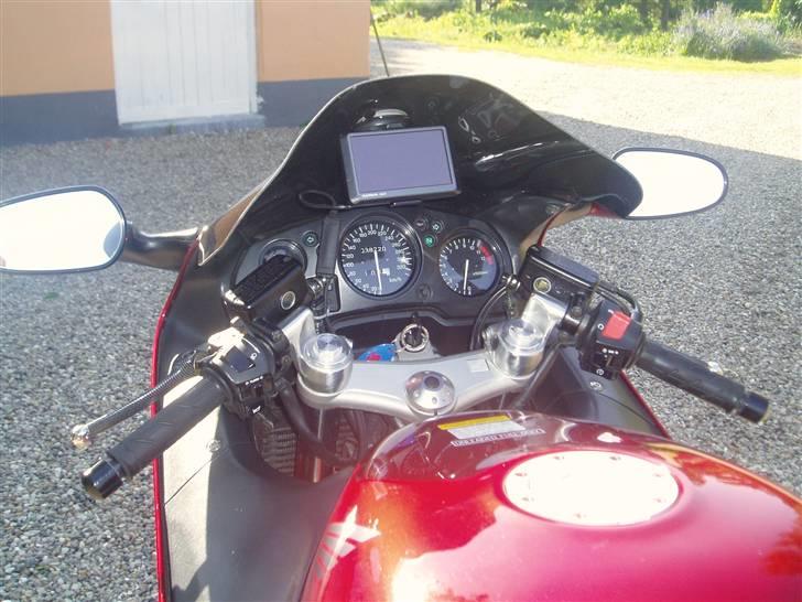 Honda CBR 1100 XX  - Nuvi 255w i cokpitet. Super til ferieture. billede 4